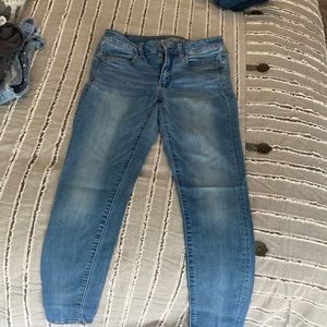 American Eagle Super Stretch Skinny Jeans - Size 6 Regular